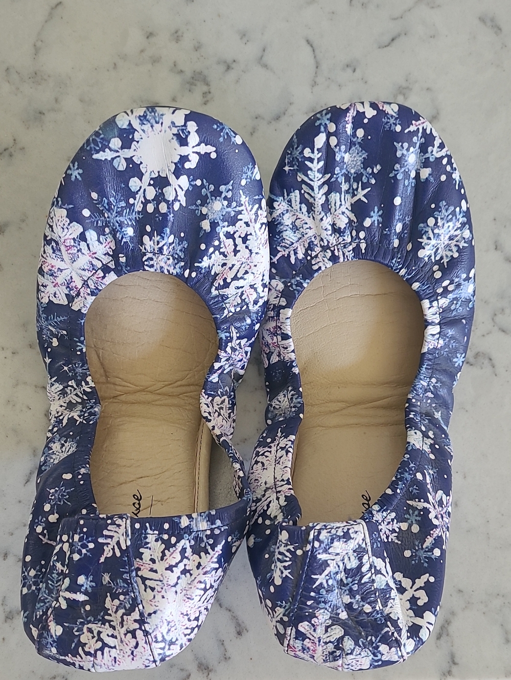 Snowflake Storehouse Flats Sz 8
